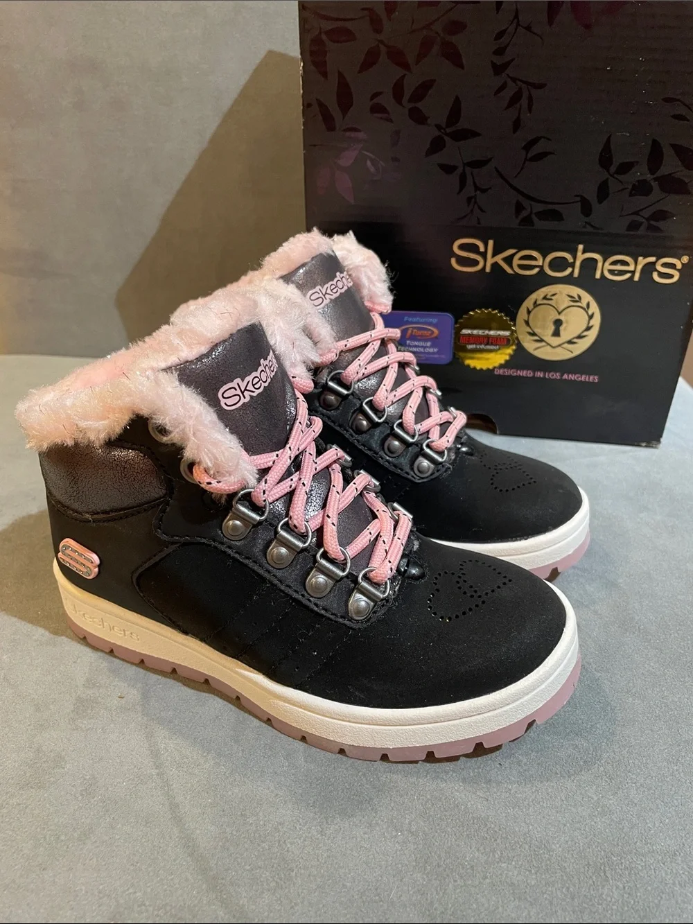 NEW Skechers Girls 11 Black Pink Suede Lace Up Boots Faux Fur Lined